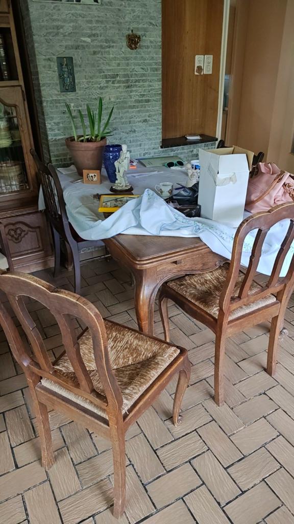 5 stoelen, Ophalen