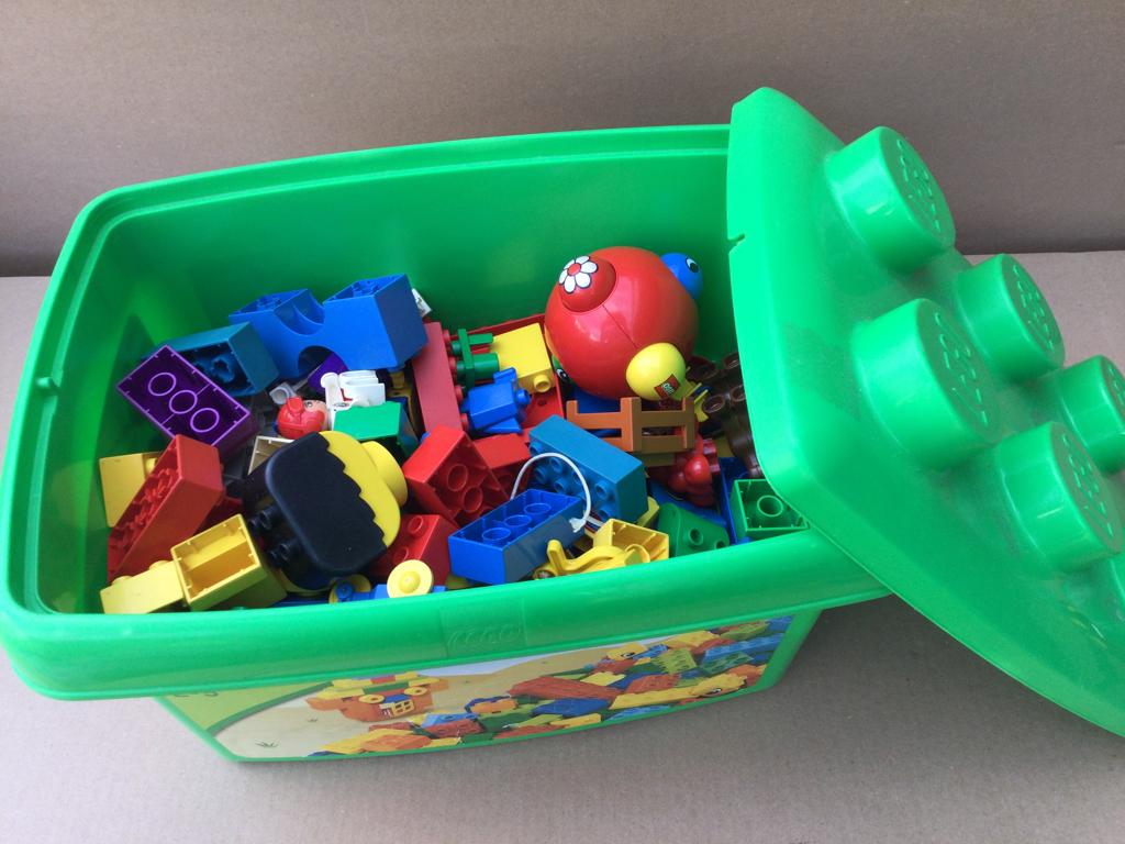 Lego Duplo box + 80 varia blokjes - zeer goede staat, Enlèvement ou Envoi, Comme neuf, Duplo