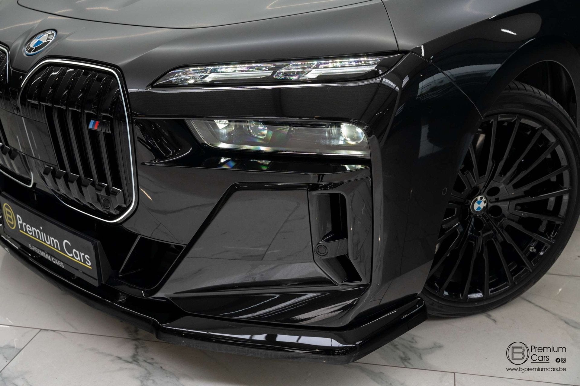 BMW 760 M760e xDrive Individual! Bodykit! MEGA FULL OPTIONS!, Autos, Achat, 4 portes, Entreprise, Entretenue par le concessionnaire