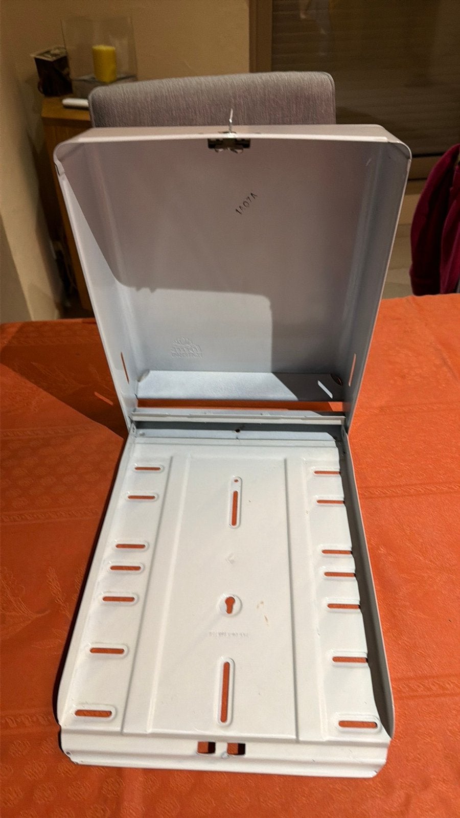 Dispenser voor handdoeken, Ophalen, Gebruikt