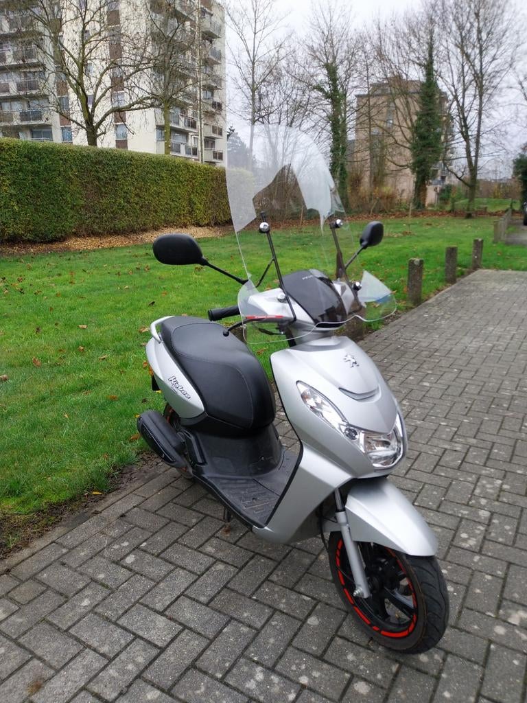 Peugeot kisbee A klasse. 2022/4172 km zie omschrijving, Klasse A (25 km/u), Ophalen of Verzenden, Zo goed als nieuw, Benzine