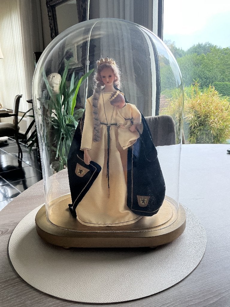 Religieus Mariabeeld, Ophalen