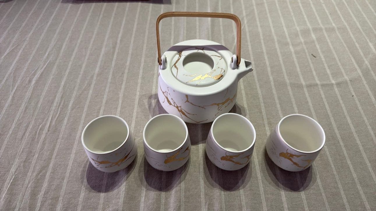 Theepot met 4 kopjes, Huis en Inrichting, Ophalen, Nieuw