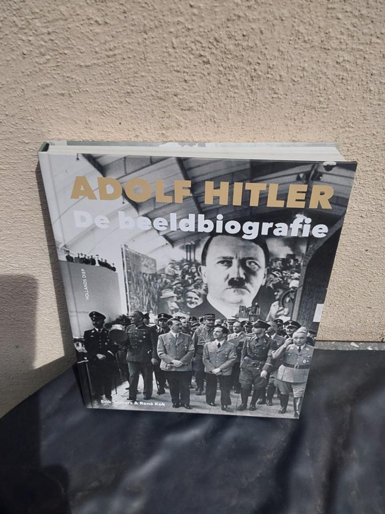 A VENDRE GRAND LIVRE BIOGRAPHIE HITLER +4PETIT COLLECTION, Livres, Guerre & Militaire, Neuf, Général, Deuxième Guerre mondiale