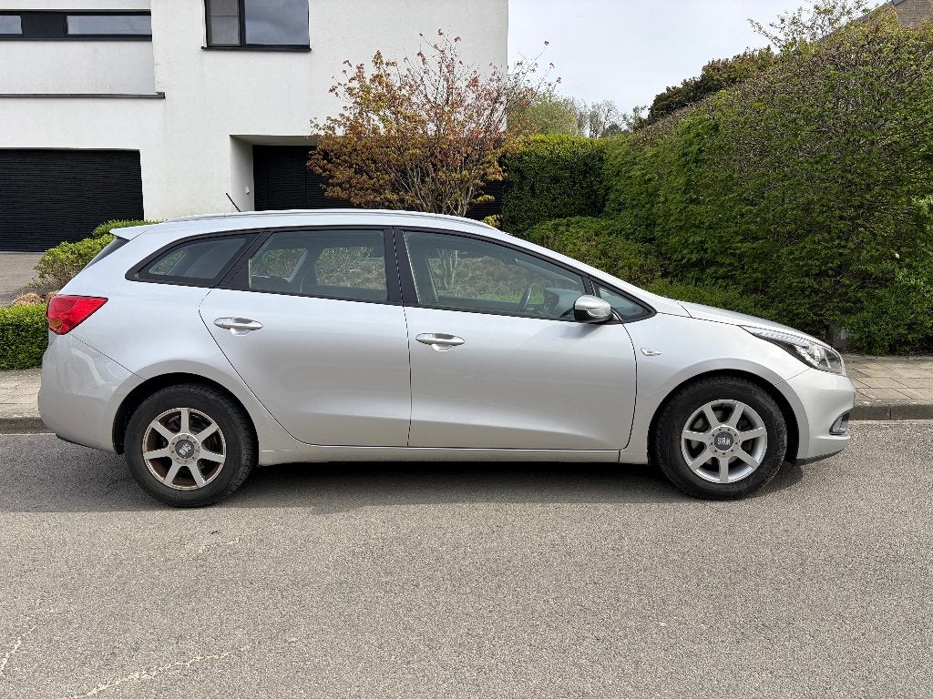 Kia Ceed SW 1.6CRDi, Auto's, Kia, 90 kW, Bluetooth, 4 cilinders, 5 deurs