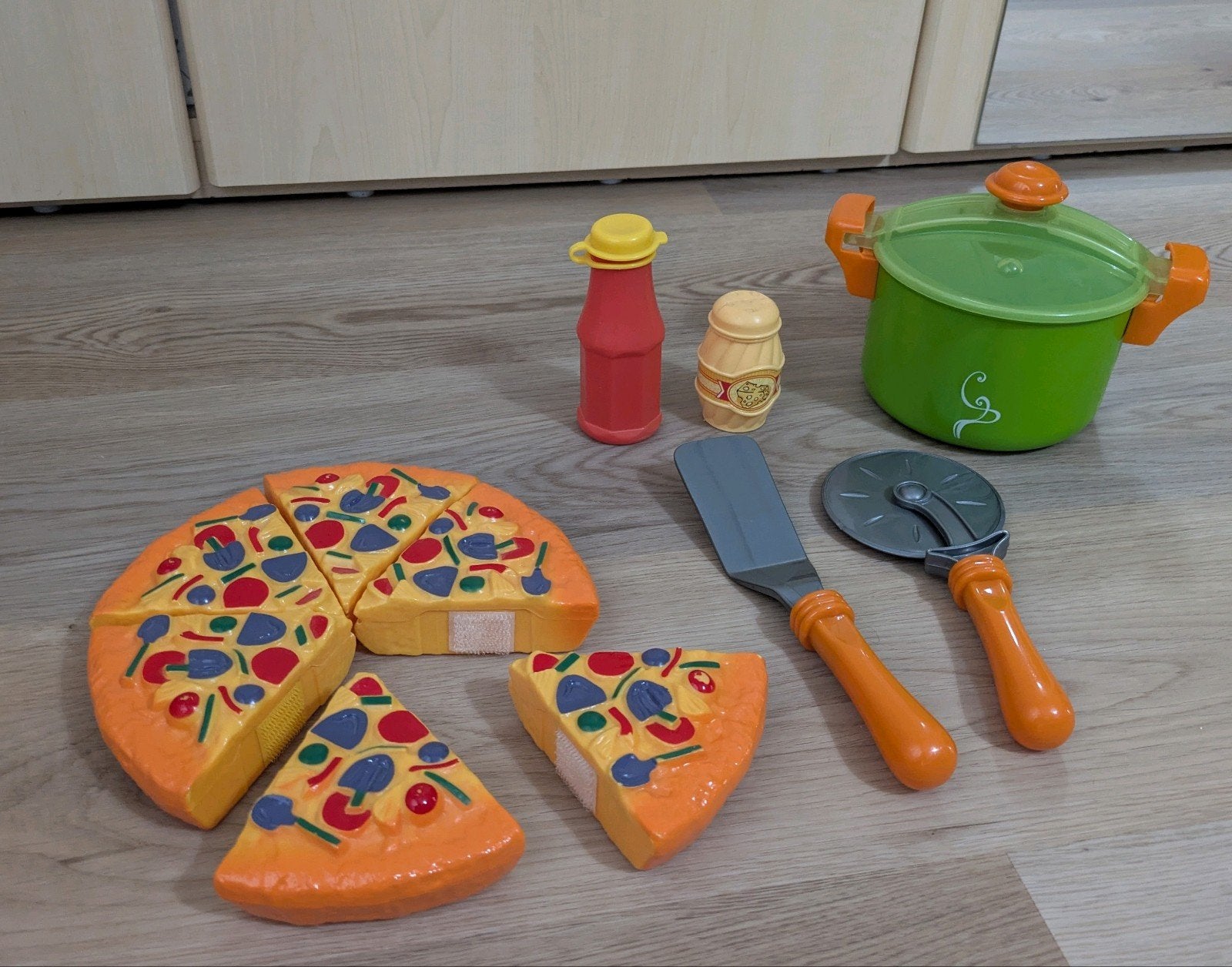 Pizza speelgoed met accessoires, Ophalen, Gebruikt, Kunststof, Speelkeuken-accessoire