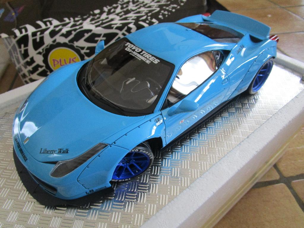 agu 1:18 ferrari 458 liberty walk baby blue, Enlèvement ou Envoi, Comme neuf, Voiture, Autres marques