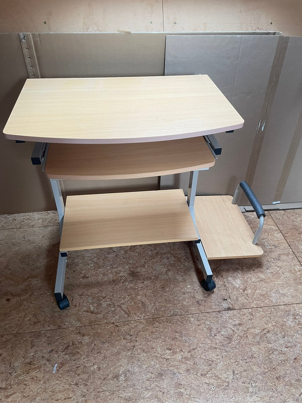 Computerstandaard op wielen, Ophalen, Gebruikt, 40 tot 80 cm, 70 tot 120 cm