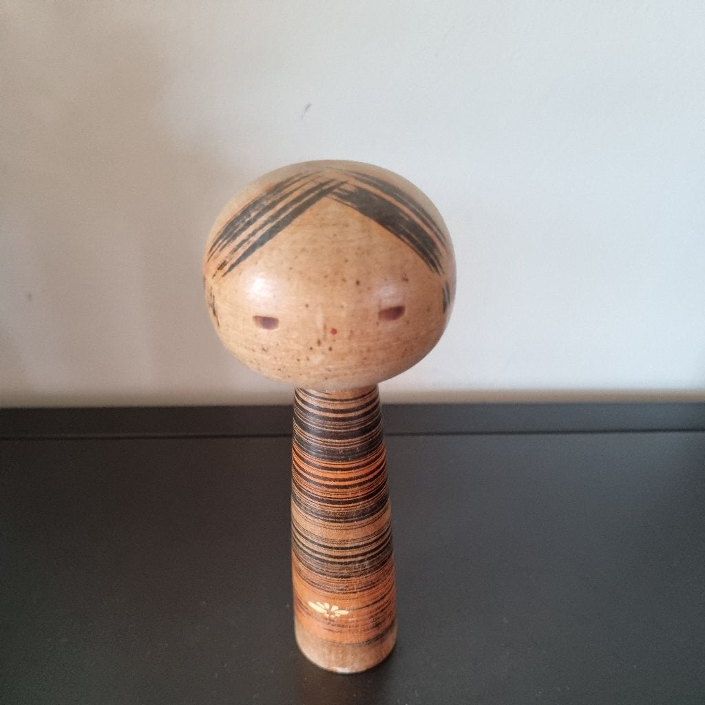 Magnifique kokeshi d'Okaasan de Yamanaka Sanpei, Antiquités & Art, Art | Art non-occidental, 16 cm, Japon, Bois, Fait main