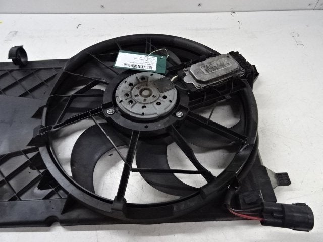 VENTILATEUR RADIATEUR MOTEUR Ford Focus 2 (01-2004/09-2012), Autos : Pièces & Accessoires, Utilisé, Ford