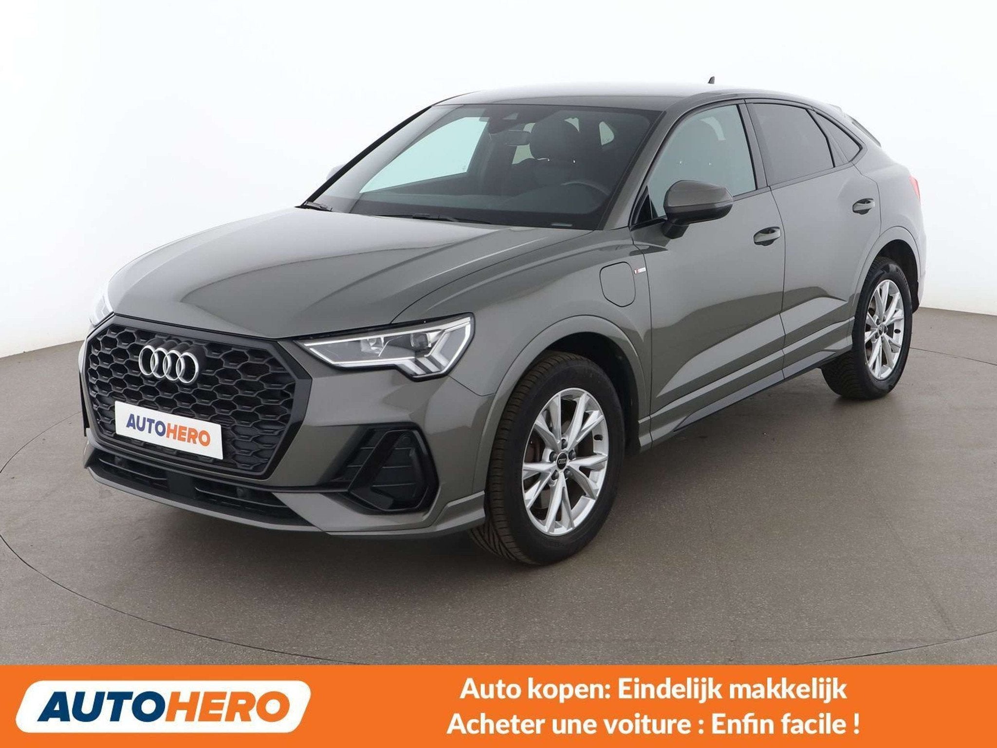 Audi Q3 45 TFSIe S line (année de construction 2023), Autos, 1395 cm³, Euro 6, Noir, 5 portes