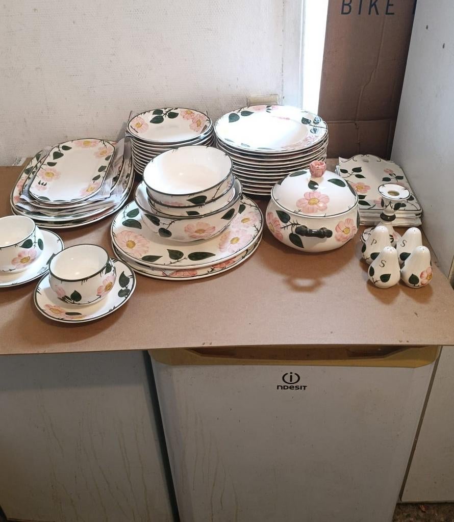 Service dîner souper Villeroy Boch Wildrose 12 pers.