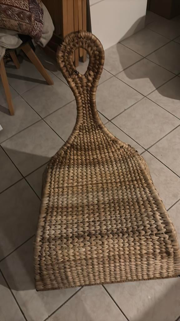 fauteuil en rafia, Enlèvement