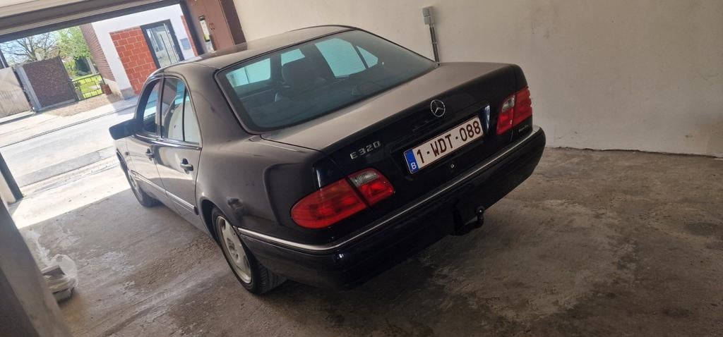 Mercedes E320, Auto's, Achterwielaandrijving, Zwart, Leder, 5 deurs