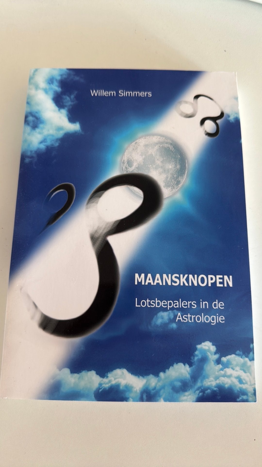 Willem Simmers - Maansknopen, lotsbepalers in de astrologie, Boeken, Ophalen of Verzenden, Astrologie, Willem Simmers