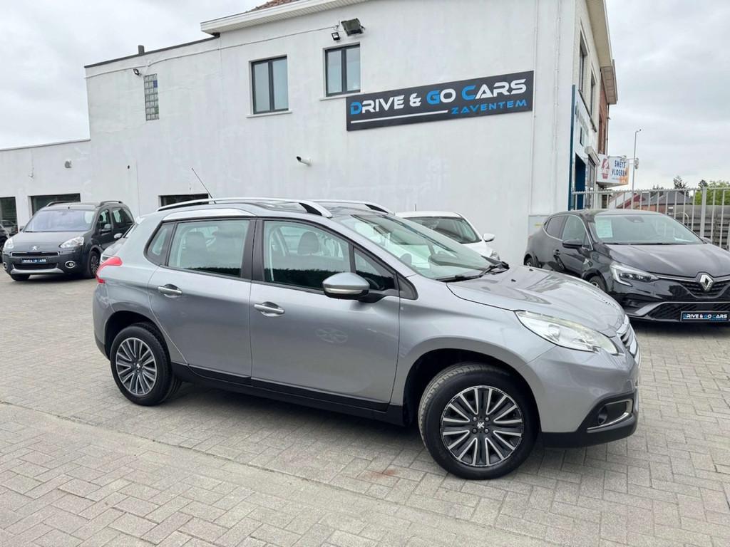 Peugeot 2008 1.2i e-THP Allure - Airco * 1 JAAR GARANTIE *, Auto's, Peugeot, Voorwielaandrijving, Stof, Gebruikt, 1199 cc