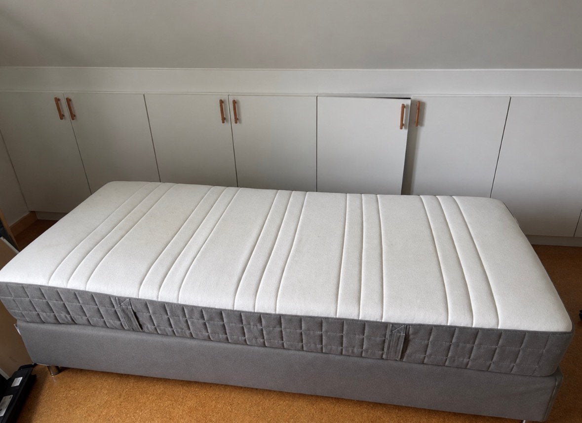 Ikea hovag bed + matras, Huis en Inrichting, Ophalen, Gebruikt, Eenpersoons, 80 cm