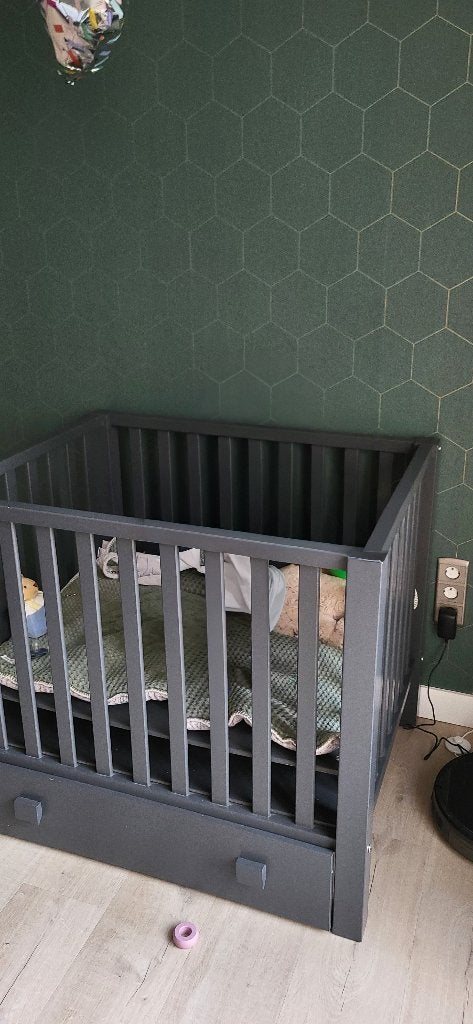 Kinderbox met opbergschuif met boxmatras en twee boxdekens, Ophalen, Gebruikt, Vierkant, In hoogte verstelbaar