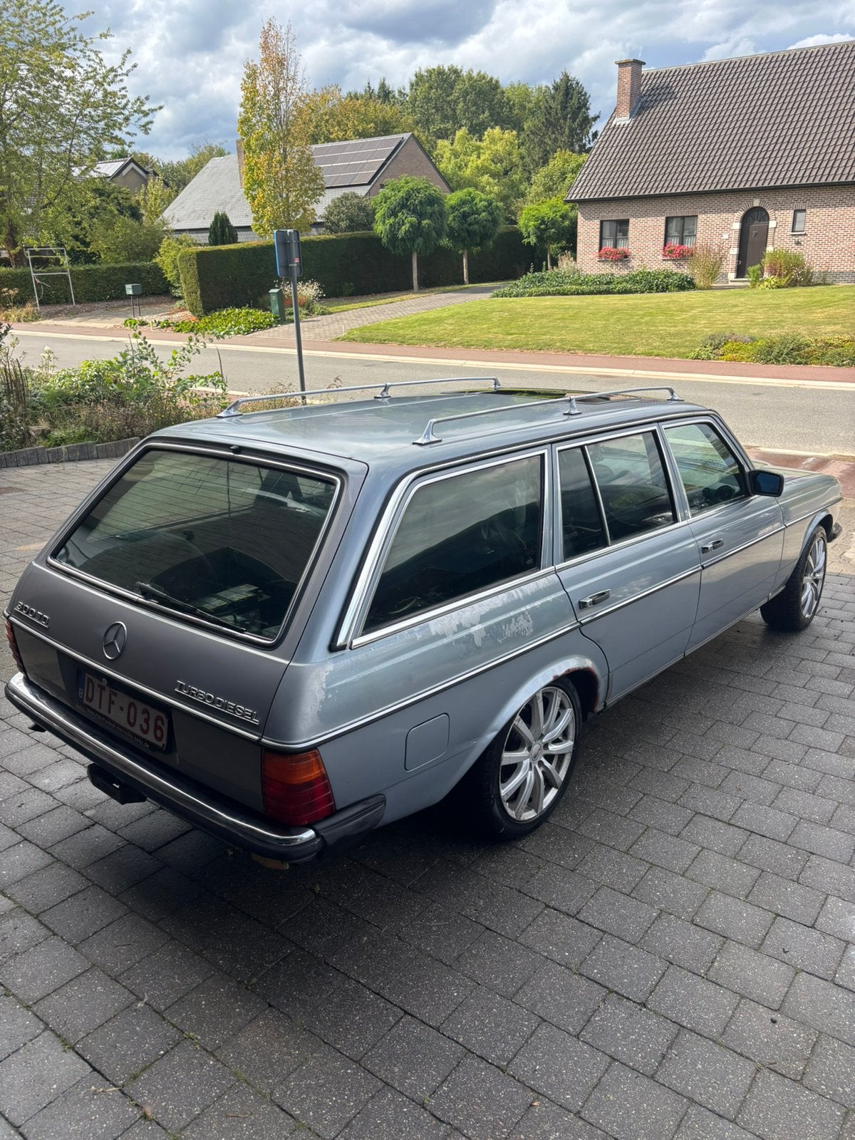 Mercedes w123 e300d, foto 3
