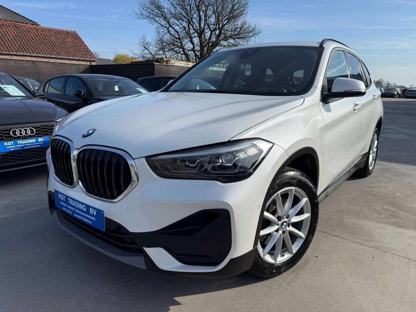 BMW X1 1.5i AUTOMAAT FULL LED NAVI CAMERA HEAD-UP DAB PDC, Auto's, BMW, Stof, Gebruikt, 136 pk, Bedrijf