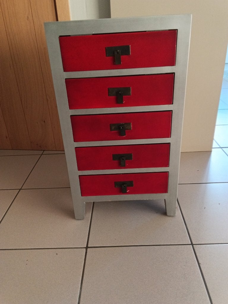 Kastje, Ophalen, Minder dan 50 cm, Gebruikt, 5 laden of meer