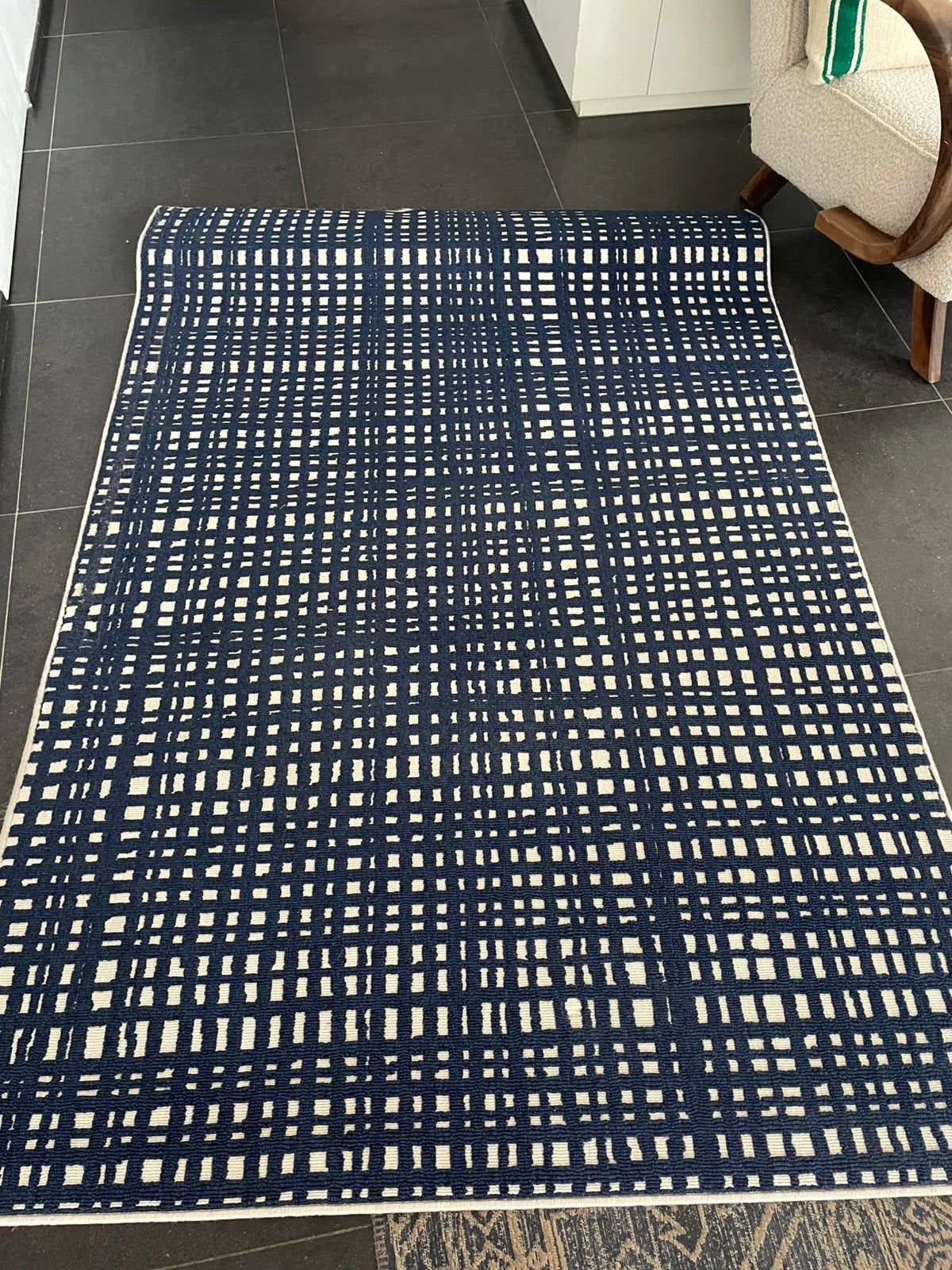 Tapijt donkerblauw/wit 160x230, Maison & Meubles, Ameublement | Tapis & Moquettes, Enlèvement, Comme neuf, Blanc