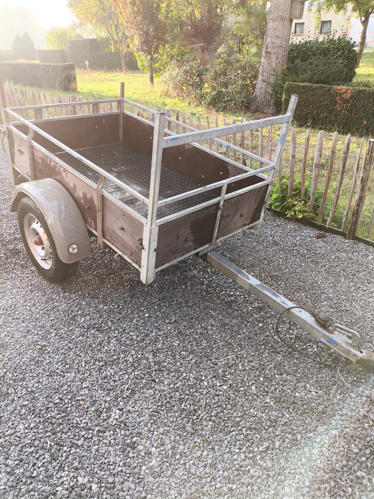Gegalvaniseerde Aanhangwagen 
Afmetingen bak 1m x 1.6, Ophalen