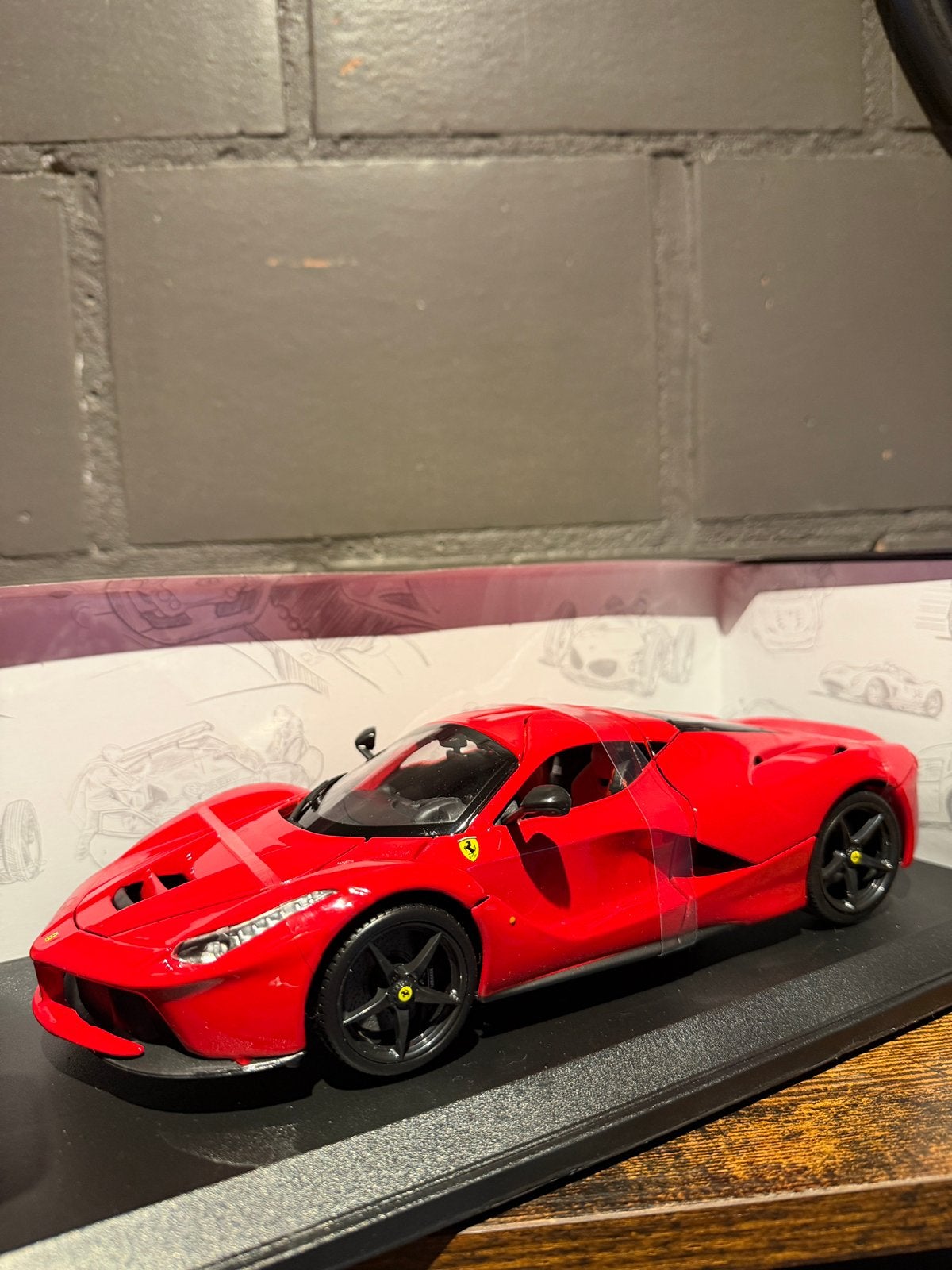 Ferrari LaFerrari, Ophalen, Zo goed als nieuw