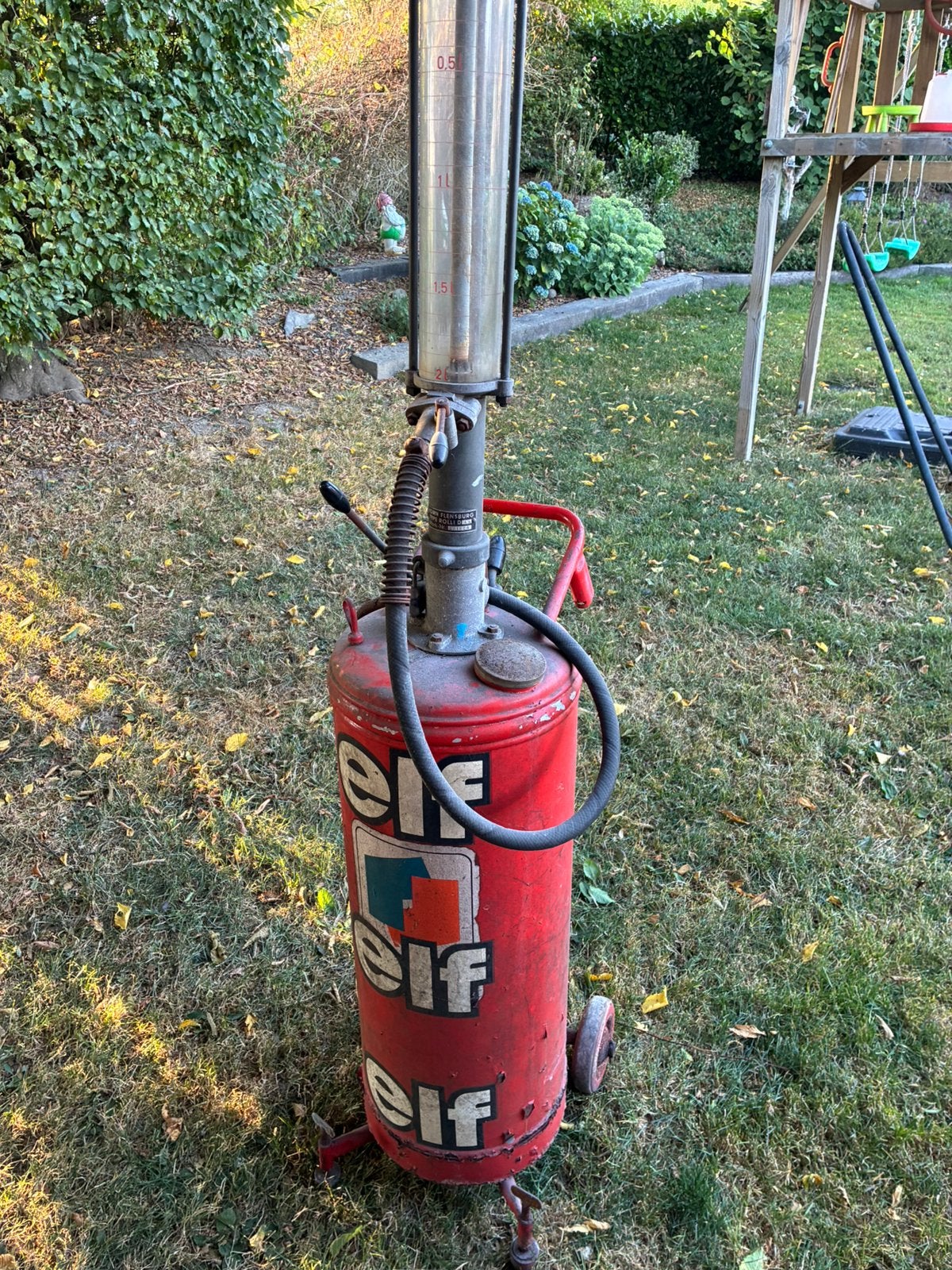 Pompe carburant manuel, Enlèvement