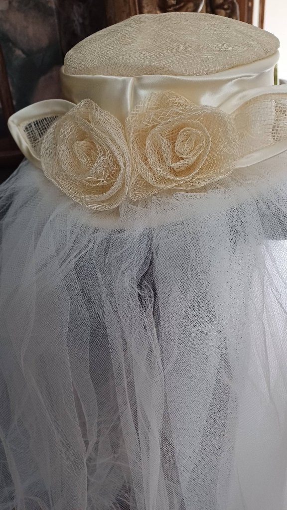 Authentieke bruidshoed, Kleding | Dames, Trouwkleding en Trouwaccessoires, Beige, Zo goed als nieuw, Accessoires, Ophalen
