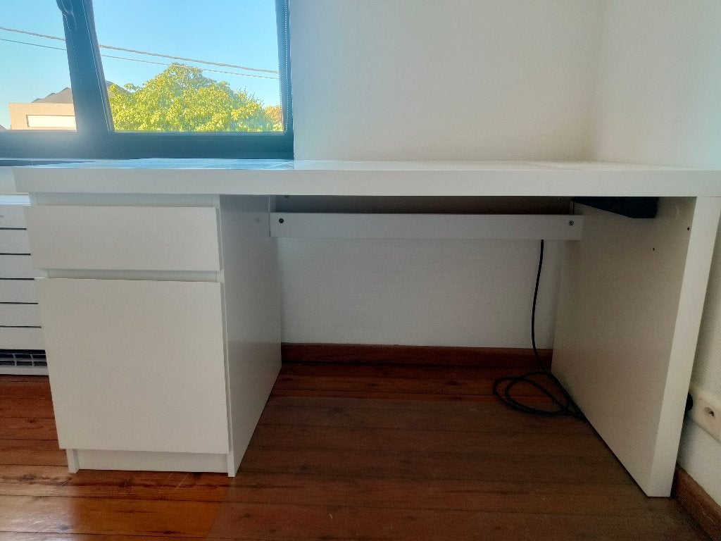 Bureau wit (ikea MALM), Ophalen, Schoolbureau, Zo goed als nieuw, IKEA
