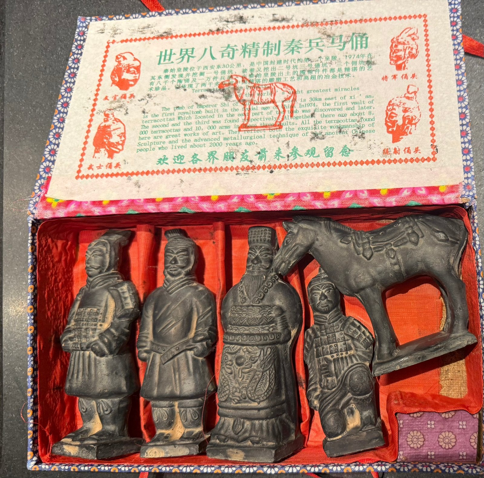 Chinese souvenirset Terracottaleger –Xi’an,in originele doos, Verzamelen, Beelden en Beeldjes, Gebruikt, Mens, Ophalen of Verzenden