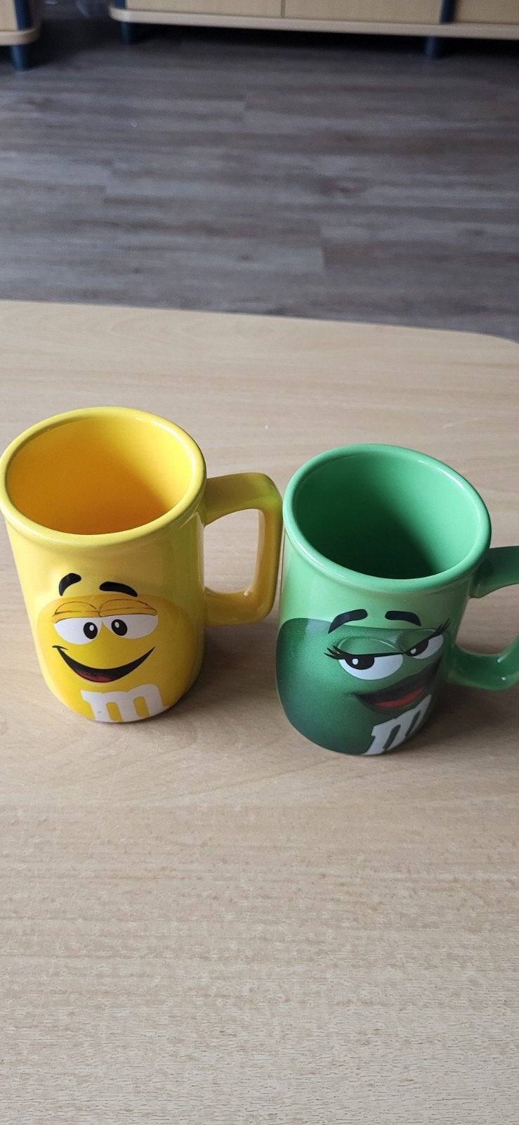 2 tasses à café M&M's, Mars, Maison & Meubles, Enlèvement, Comme neuf, Céramique, Tasse(s) et/ou soucoupe(s)