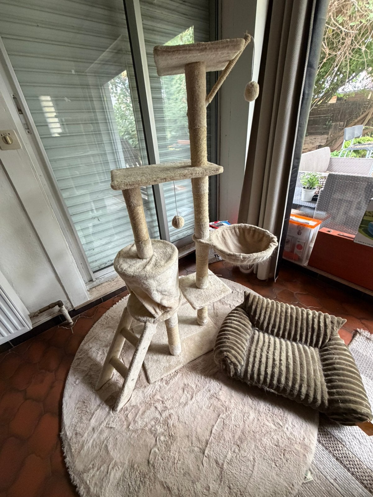 Arbre a chat + petit canape+ tapis, Animaux & Accessoires, Enlèvement, Utilisé, Griffoir