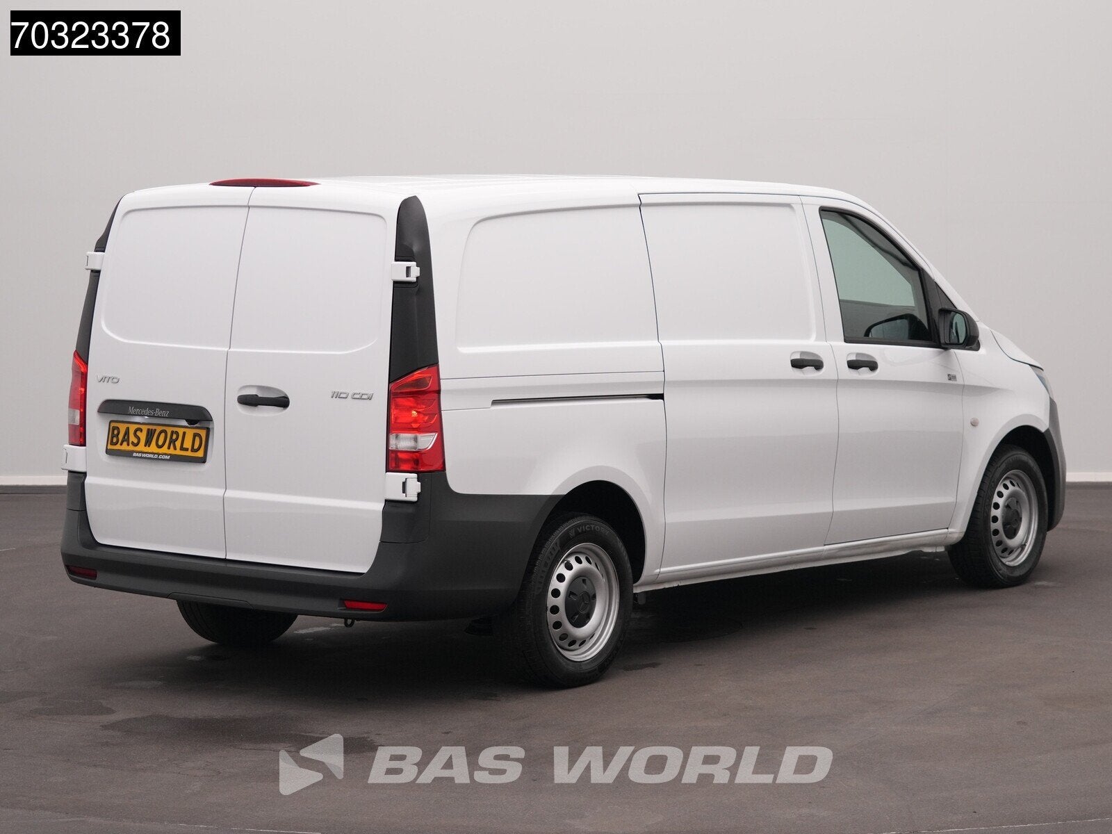 Mercedes Vito 110 Nwe model L2H1 Airco Cruise Camera Parkeer, 75 kW, Stof, Gebruikt, 4 cilinders