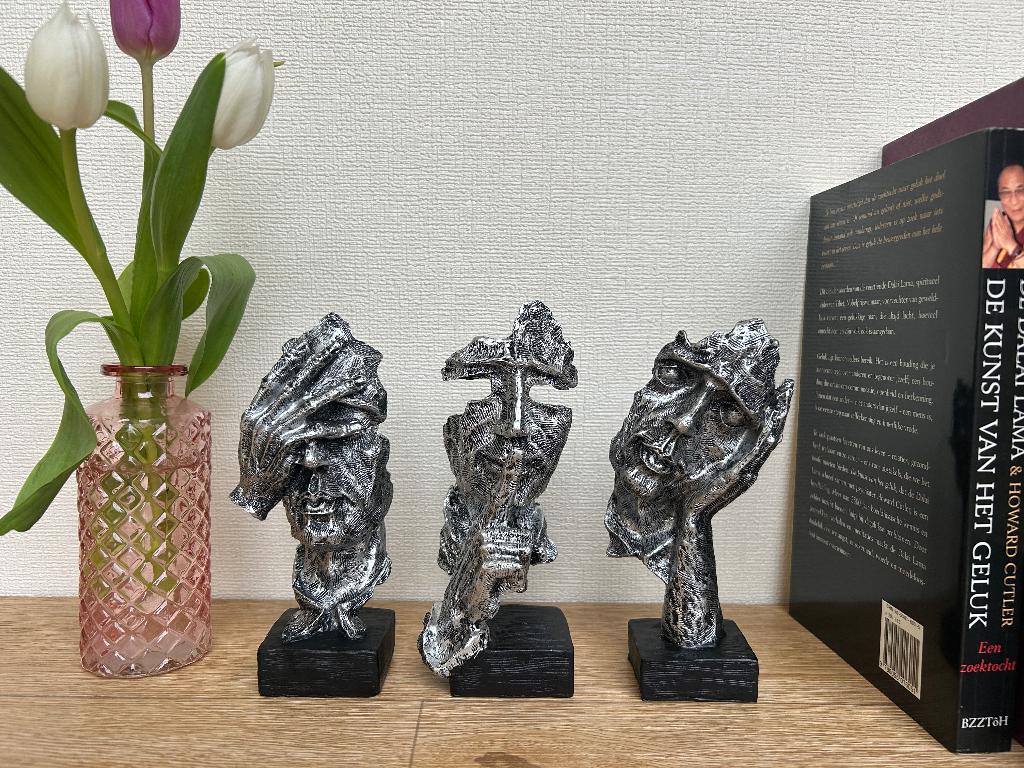 Decoratieve beeldenset "horen, zien, zwijgen" hars, Antiek en Kunst, Kunst | Beelden en Houtsnijwerken, Zilver, Overige onderwerpen