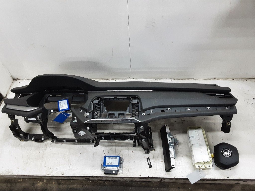 AIRBAG SET Skoda Octavia (NXAA) (01-2020/-), Gebruikt, Skoda