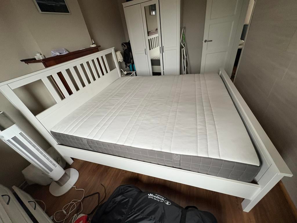 Bed 180x200cm inclusief lattenbodem en matras, Huis en Inrichting, Slaapkamer | Bedden, Ophalen, Gebruikt, Wit, Tweepersoons