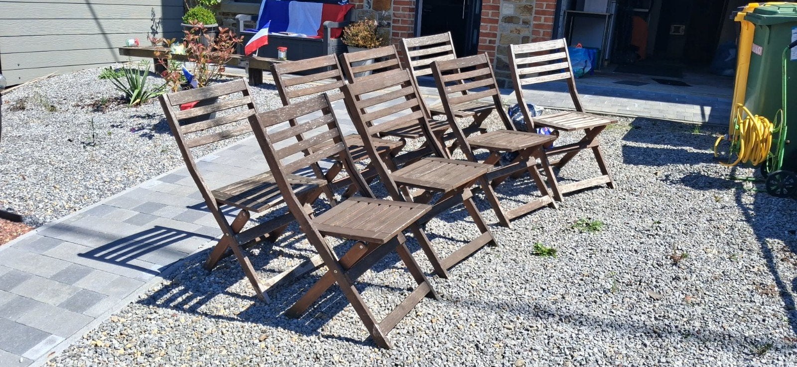 Chaises de jardin, Enlèvement