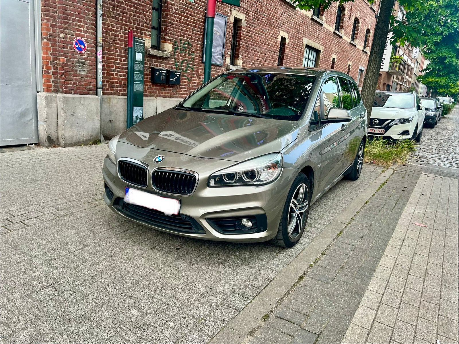 BMW serie 2 Gran Tourer 1.5D  autom. 2017 168 000km 7pl., Autos, BMW, Argent ou Gris, Achat, 7 places, 5 portes