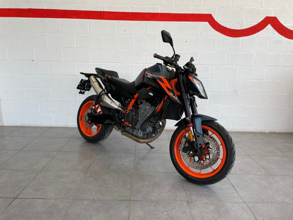 Ktm duke 890 r / 2023 / 7300km, Motoren, Motoren | KTM, 2 cilinders, LED Verlichting, Occasion, 890 cc