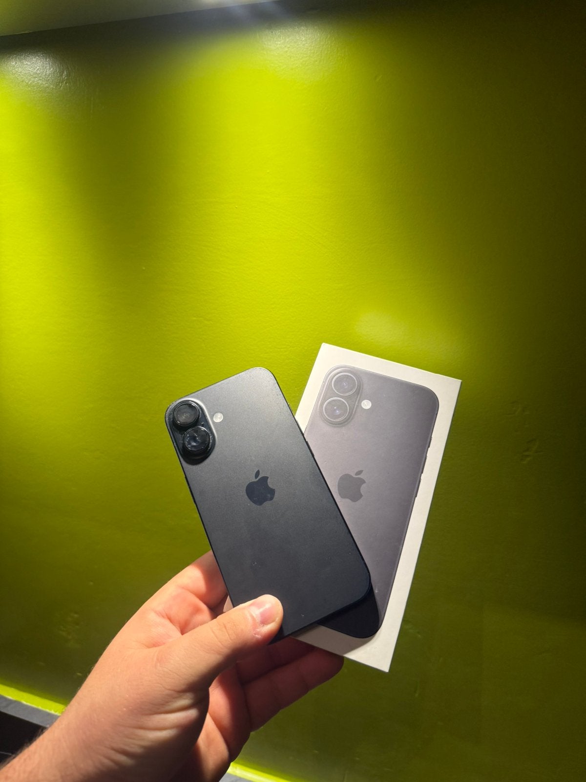 iPhone 16 / 128 GB, Télécoms, Téléphonie mobile | Accessoires & Pièces, Enlèvement, Comme neuf