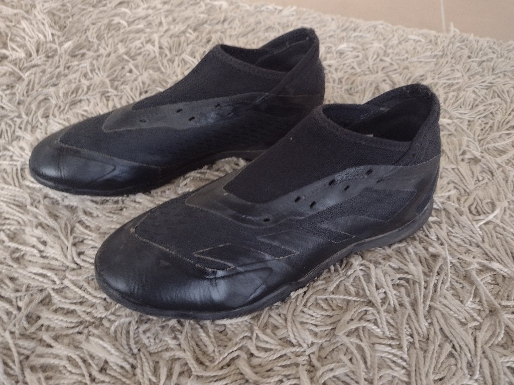 Zaalvoetbalschoenen Adidas, Verzenden, Zo goed als nieuw, Schoenen