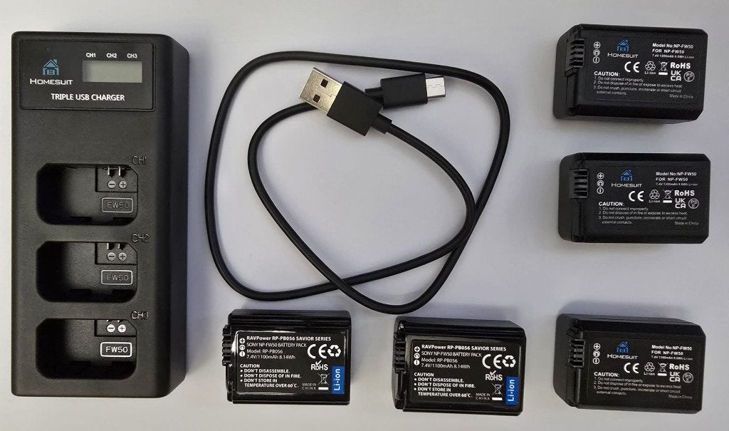 SONY NP-FW50 5 Batteries + Chargeur triple USB-C, Enlèvement ou Envoi, Comme neuf, Rechargeable