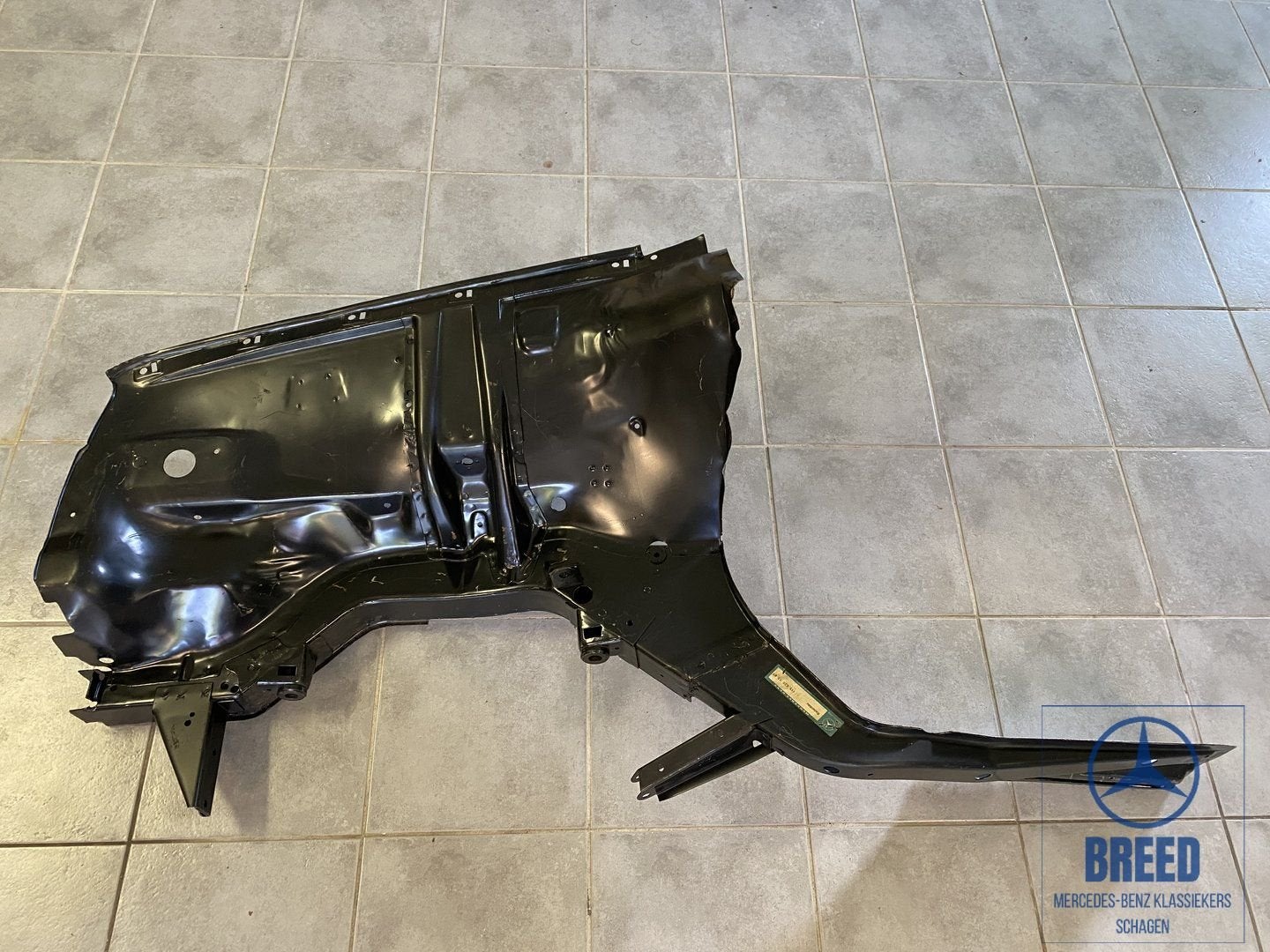NOS wielkast links compleet voor Mercedes-Benz W114 W115 /8, Auto-onderdelen, Ophalen, -, Nieuw, Bumper