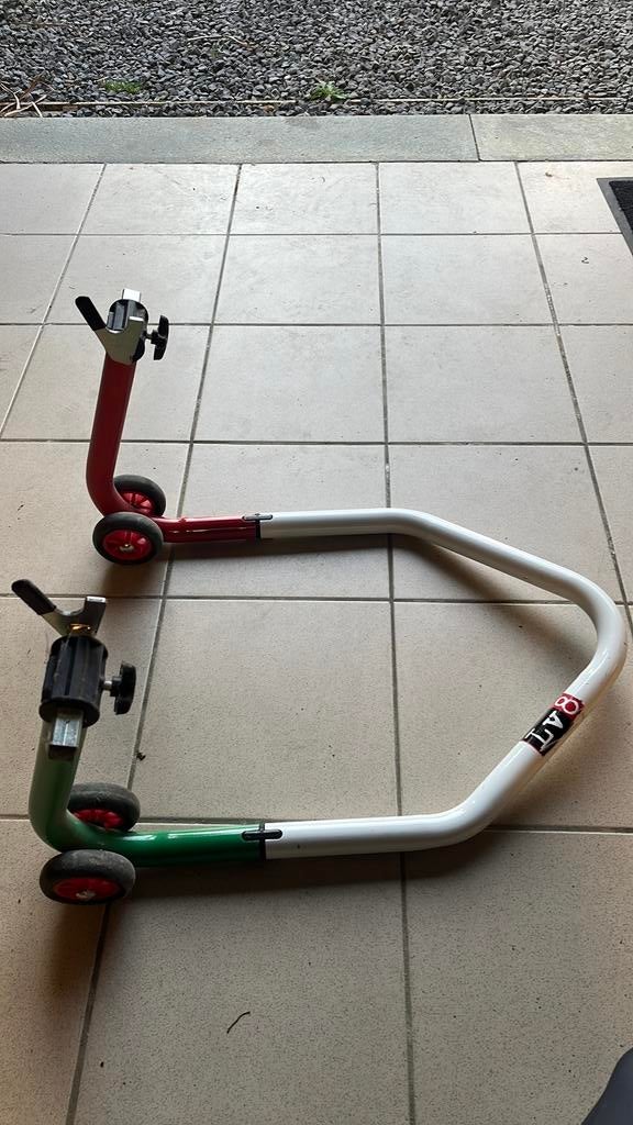 Motorstand achter, Ophalen, Zo goed als nieuw