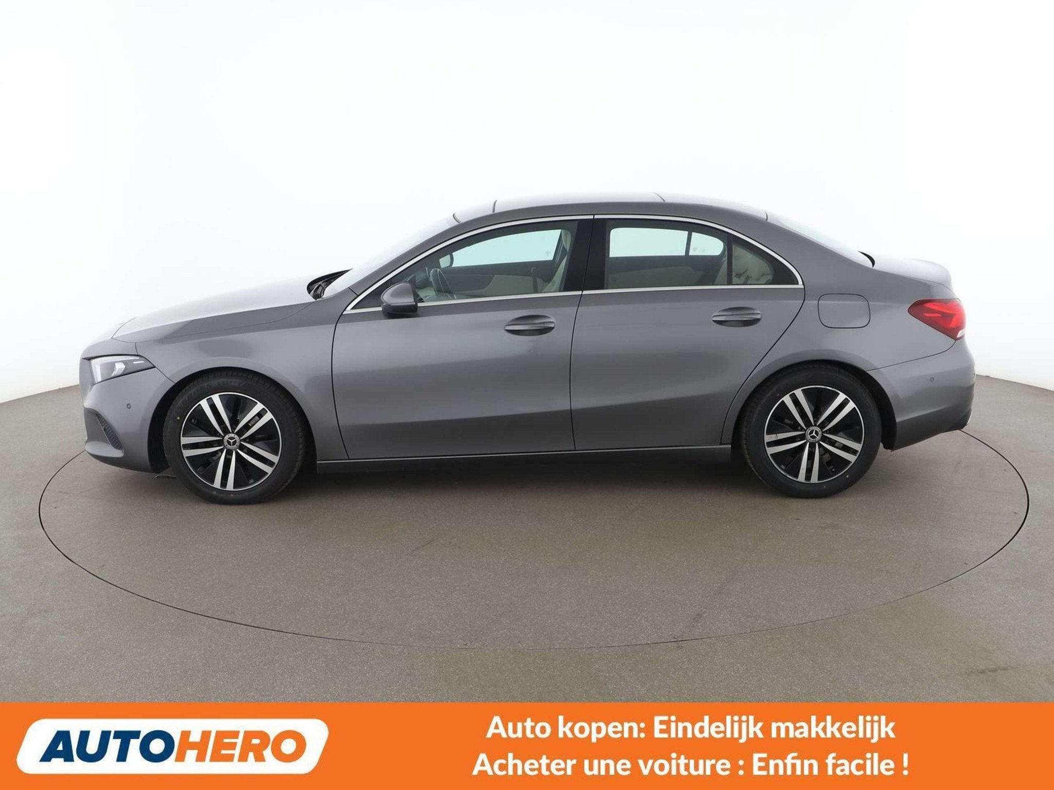 Mercedes-Benz A-Klasse 200 A 200 d Progressive (bj 2021), Auto's, 4 deurs, Lichtsensor, Gebruikt, Leder