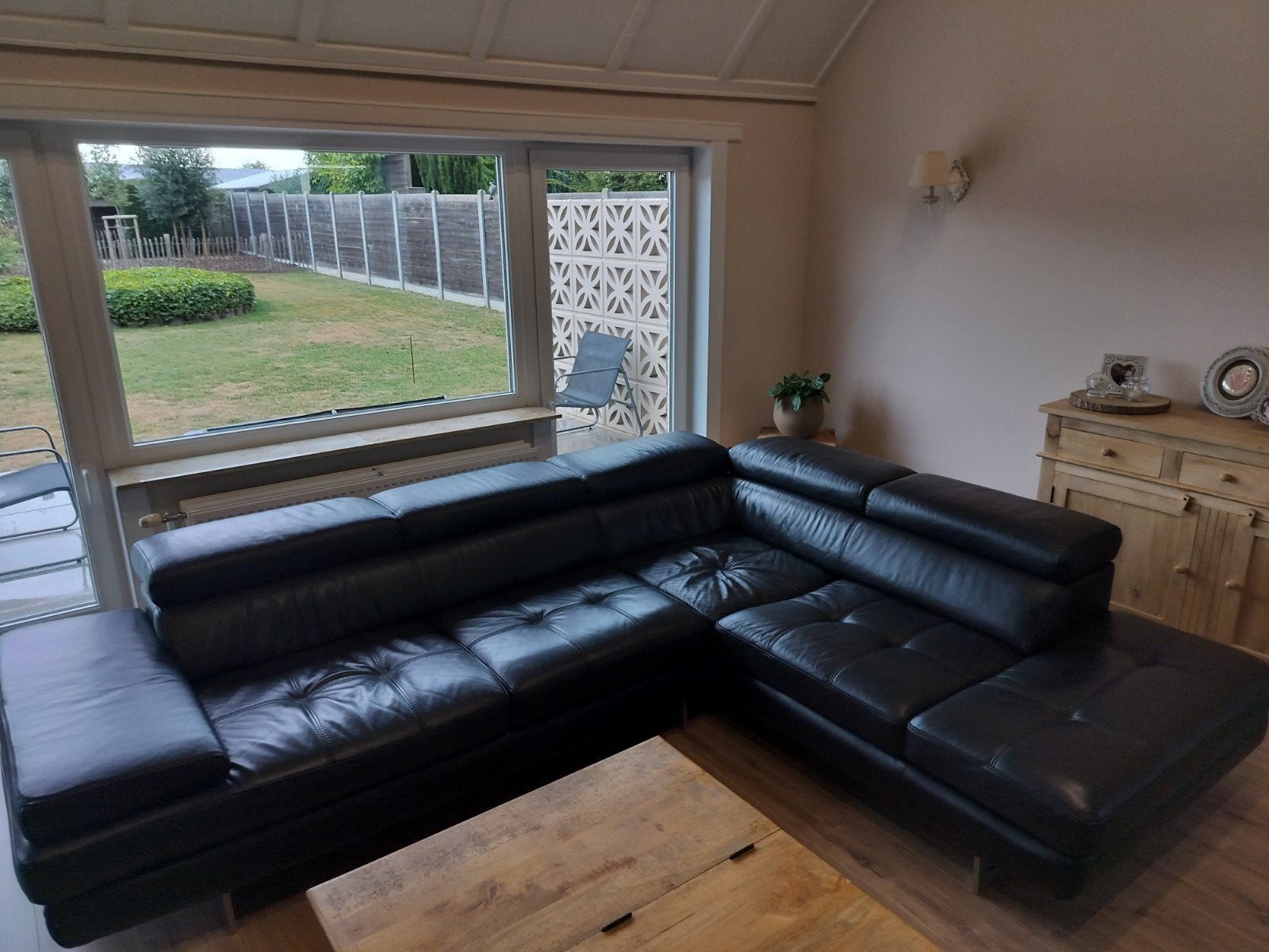 zwarte hoeksalon in leder, Enlèvement, Utilisé, Cuir