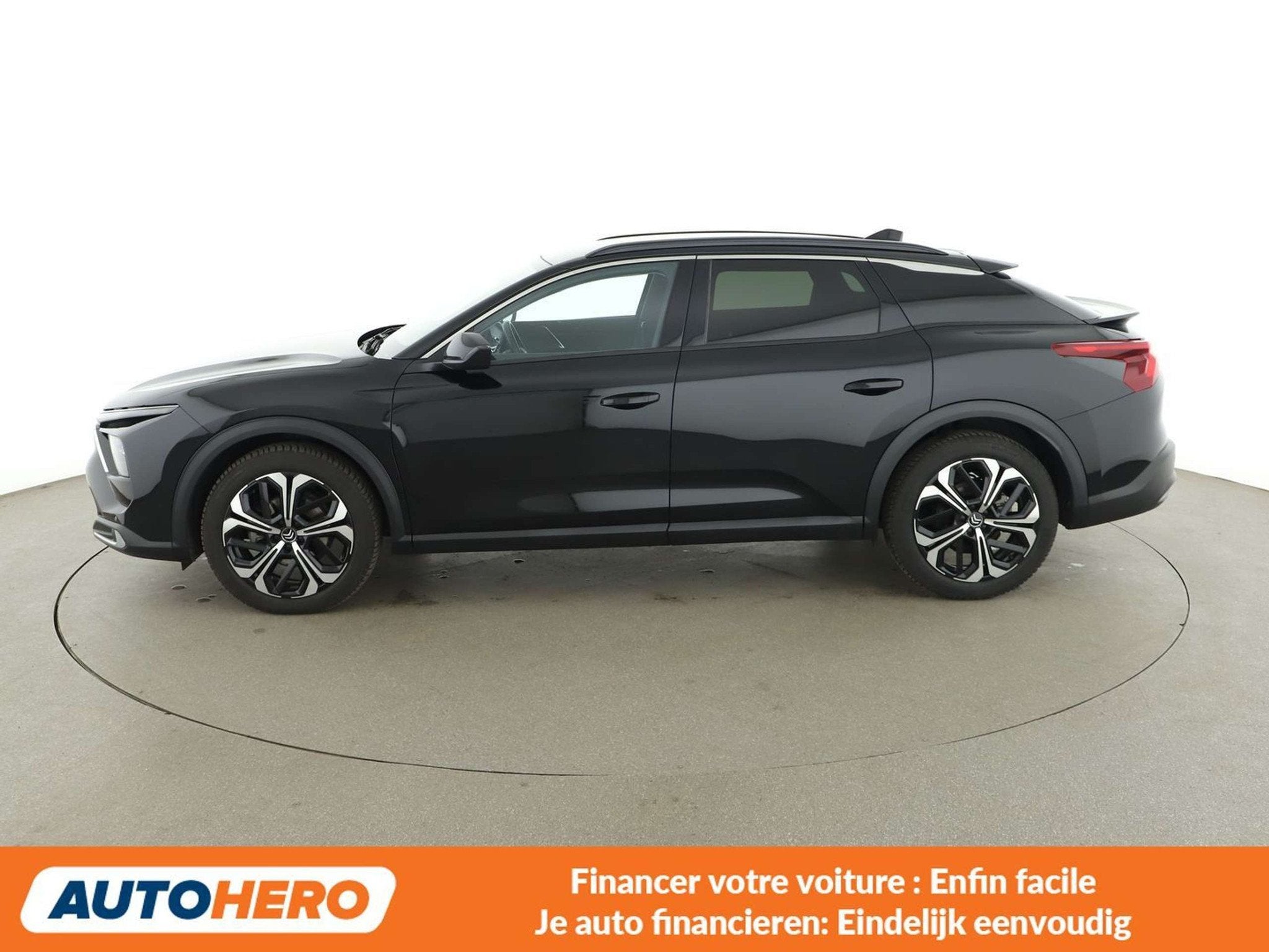 Citroën C5 X 1.2 PureTech Shine (bj 2023, automaat), Auto's, Gebruikt, 1199 cc, Zwart, Leder