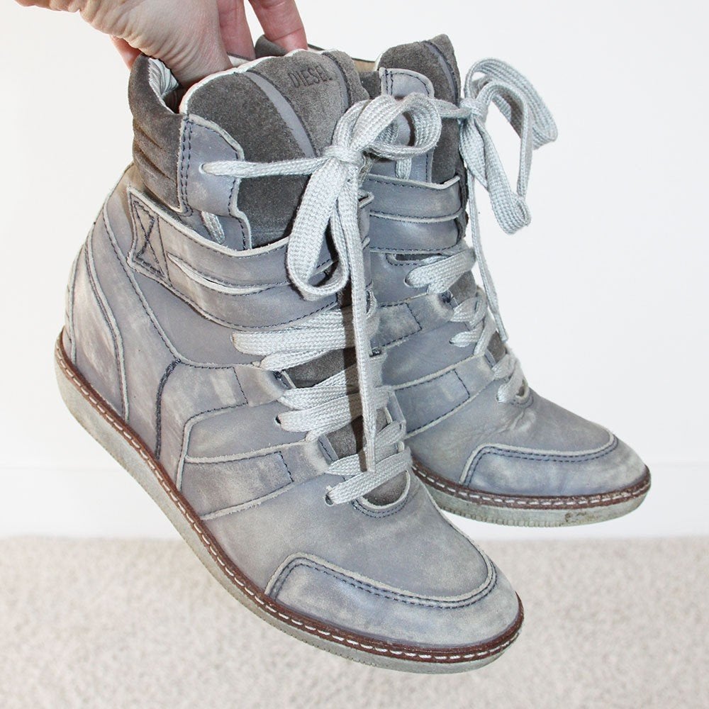 Très belles chaussures Diesel en daim -s9 (taille 37) €45, -, Enlèvement ou Envoi, Autres couleurs, Sneakers et Baskets, Comme neuf